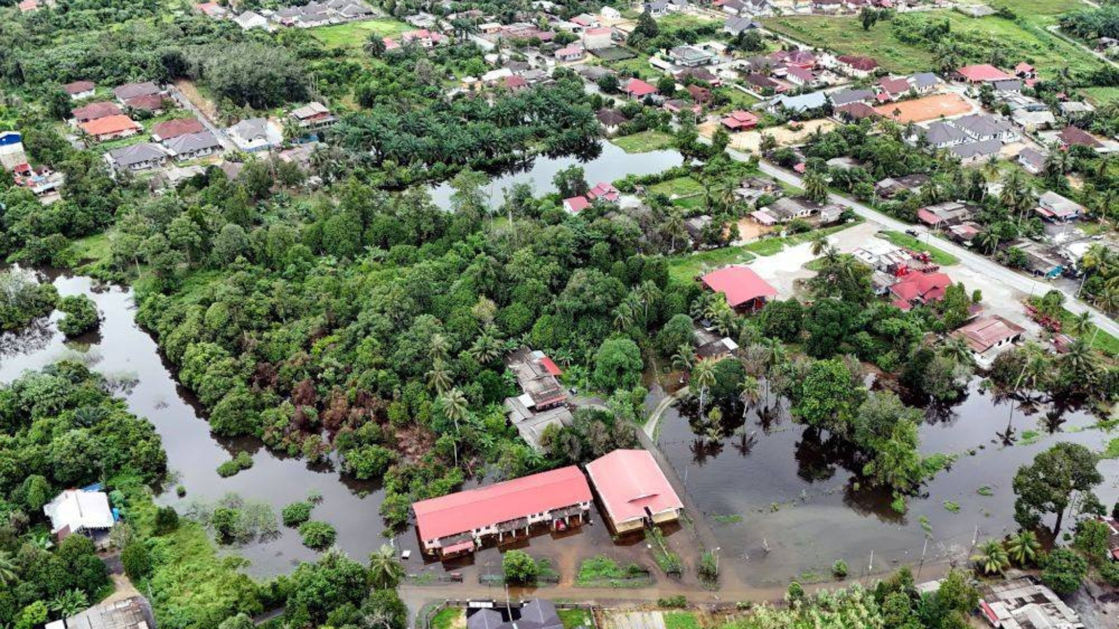 Floods Escalate in Kelantan and Terengganu, Johor Stable