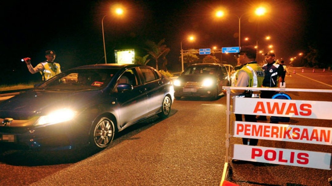 8 Arrested for DUI and Drug Driving in Johor Roadblock